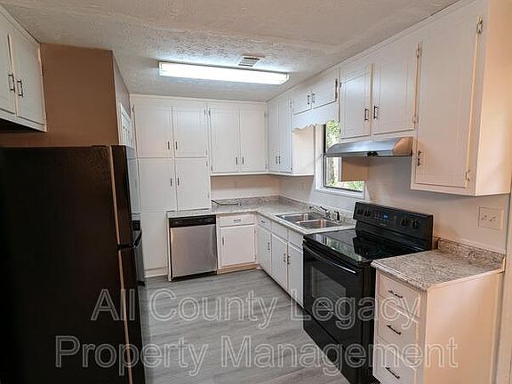 3rd image of 787 Highland Ct