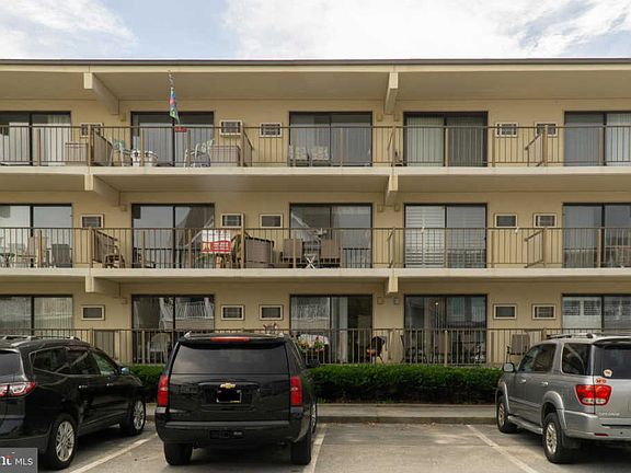 3rd image of 13 144th St Unit 202