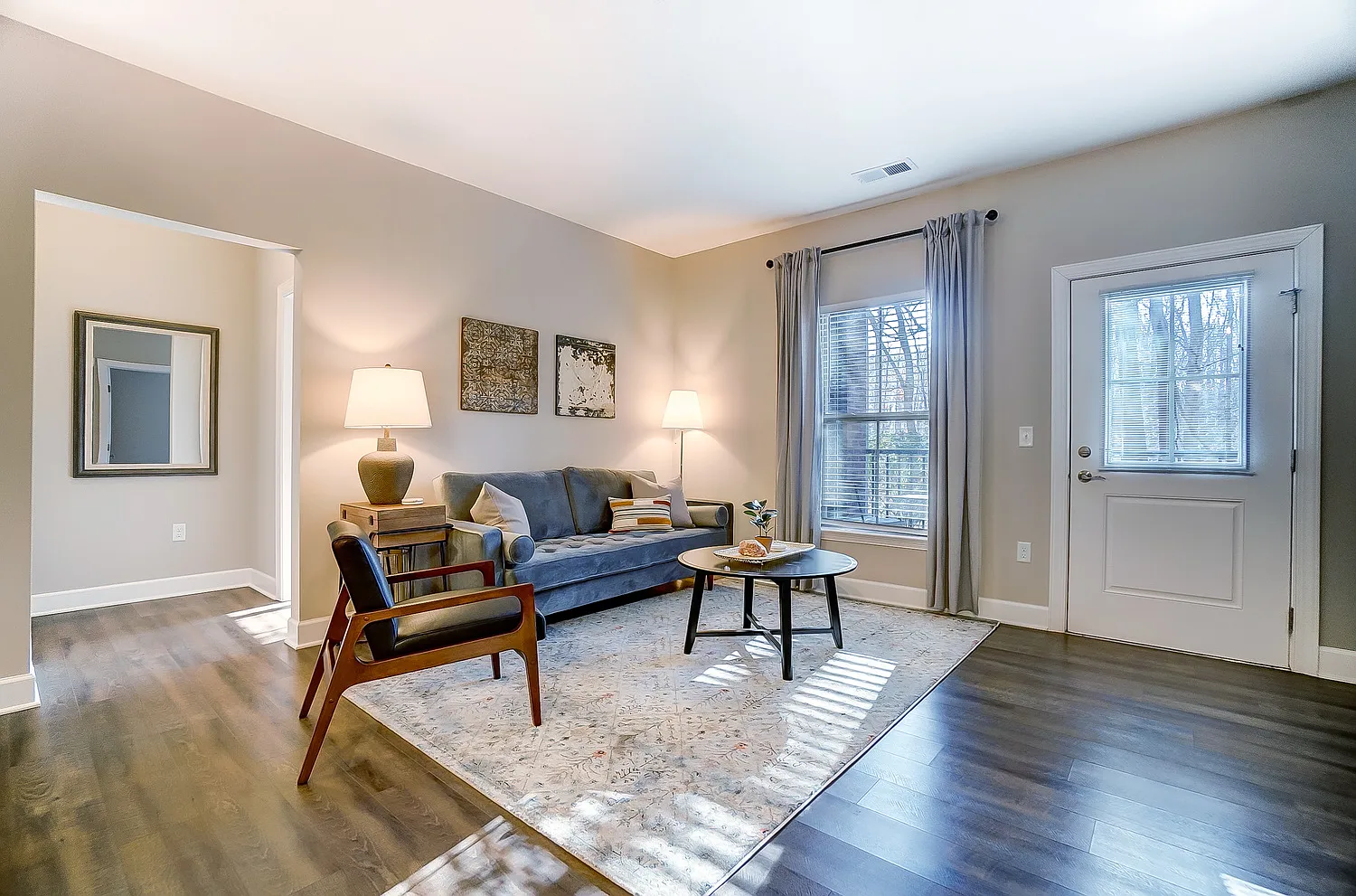 2 bed, 1170 sqft, $5,370 — Photo 3