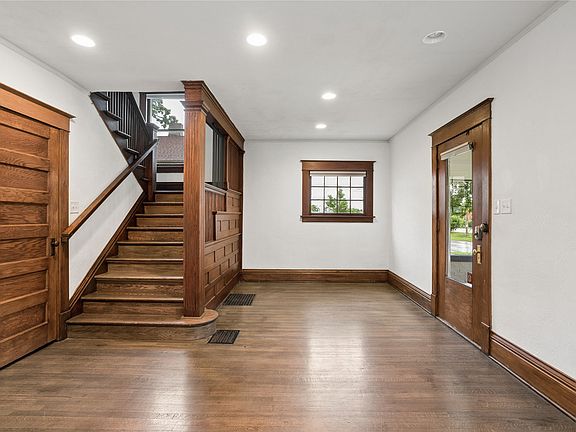4th image of 1120 31st St