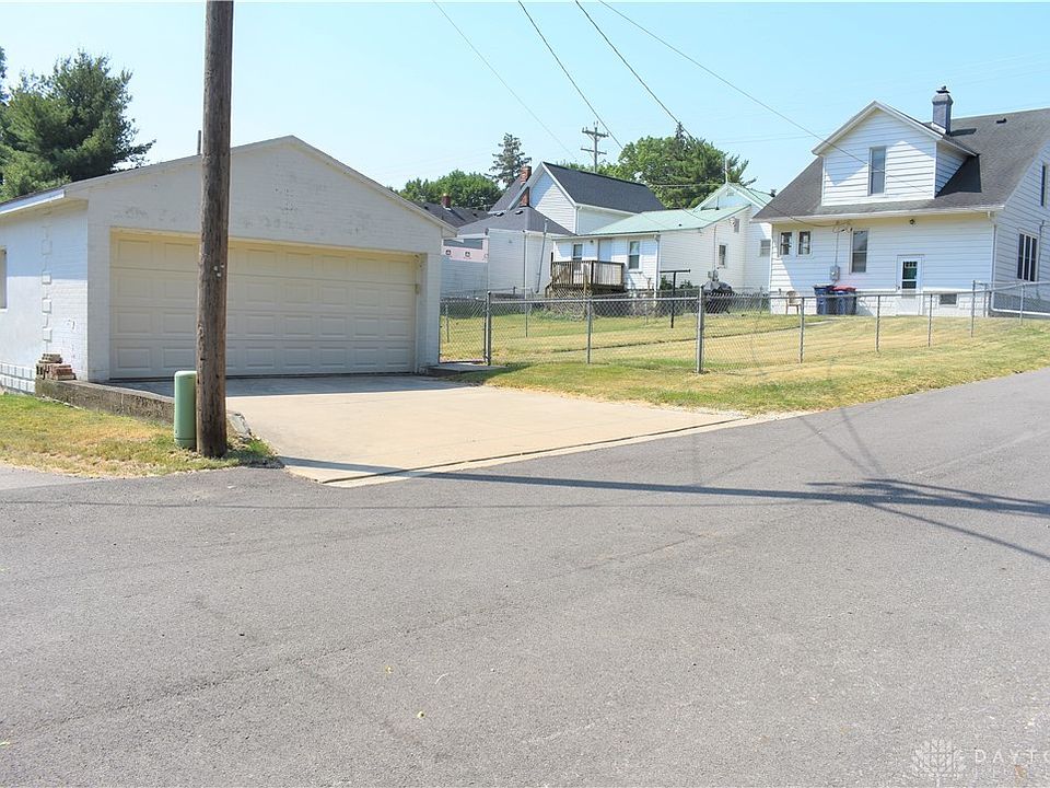 2nd image of 1309 Broadway
