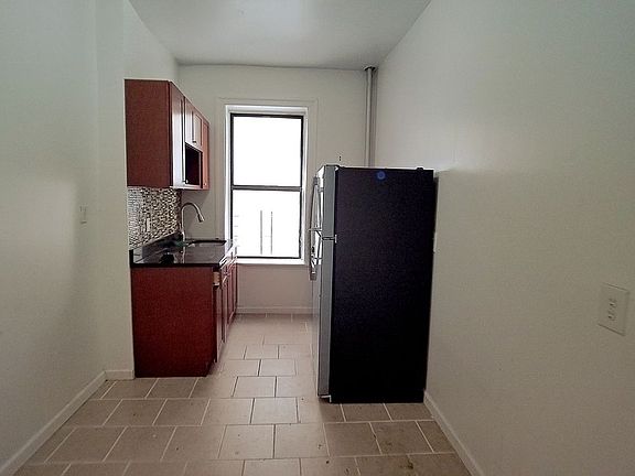 4th image of 49 Saint Nicholas Ter APT 42A