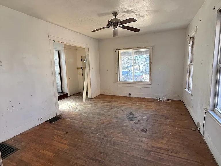 1908 N Union St — Photo 18