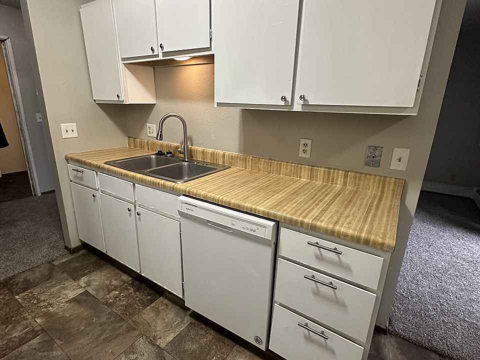 1st image of 103 W Bismarck Expy APT 31