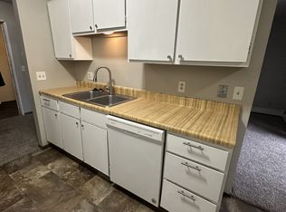 103 W Bismarck Expy APT 31, Bismarck, ND 58504