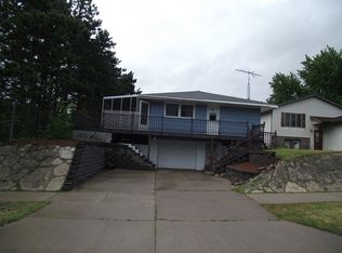 536 S 7th St, La Crescent, MN 55947