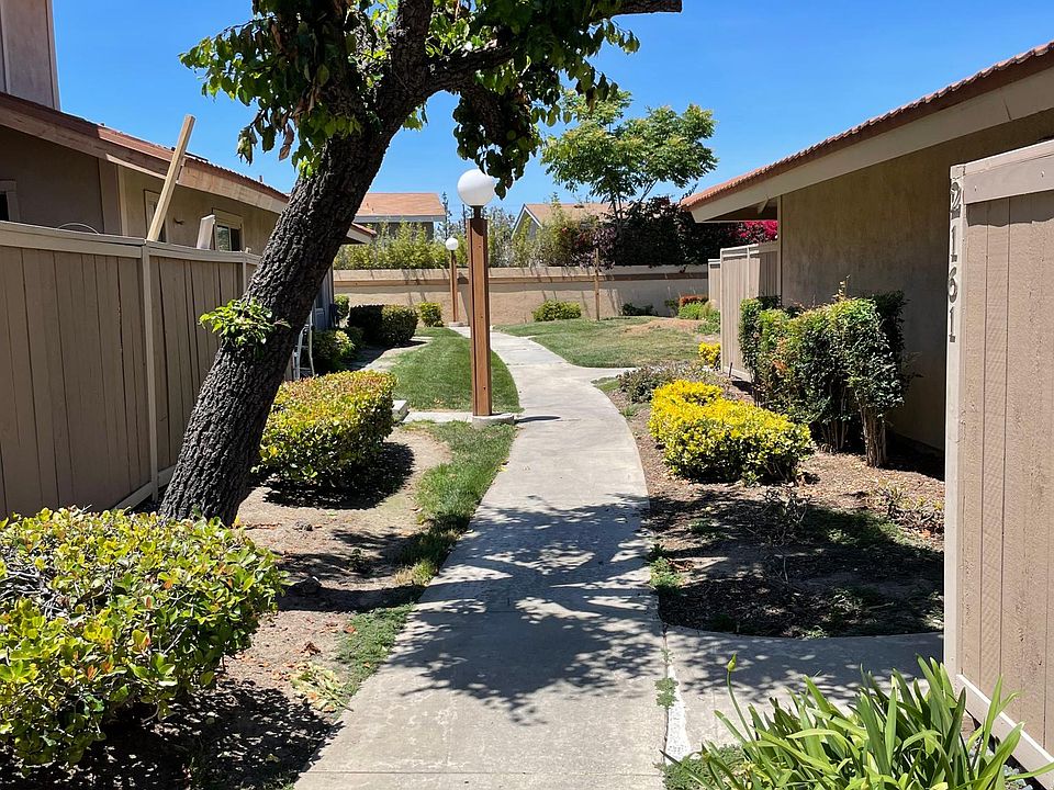 Front Entrance Walkup
