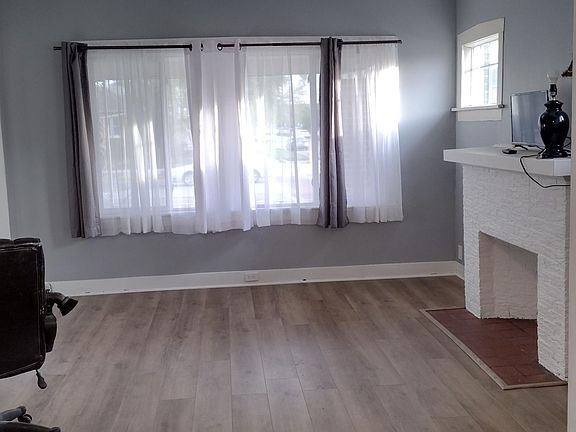 5th image of 1502 E Columbus Dr