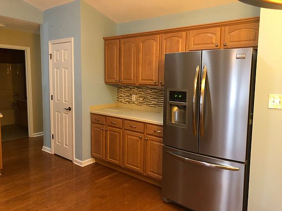 4th image of 8801 Carriage House Way