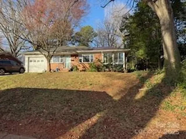 4214 Waterbury Dr, Charlotte, NC 28209