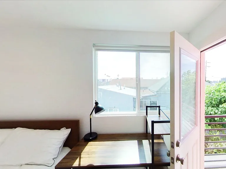 1436 W 36th Pl — Photo 29