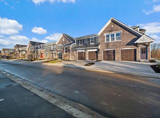 616 Foxhill Dr #10-202, Crescent Springs, KY 41017