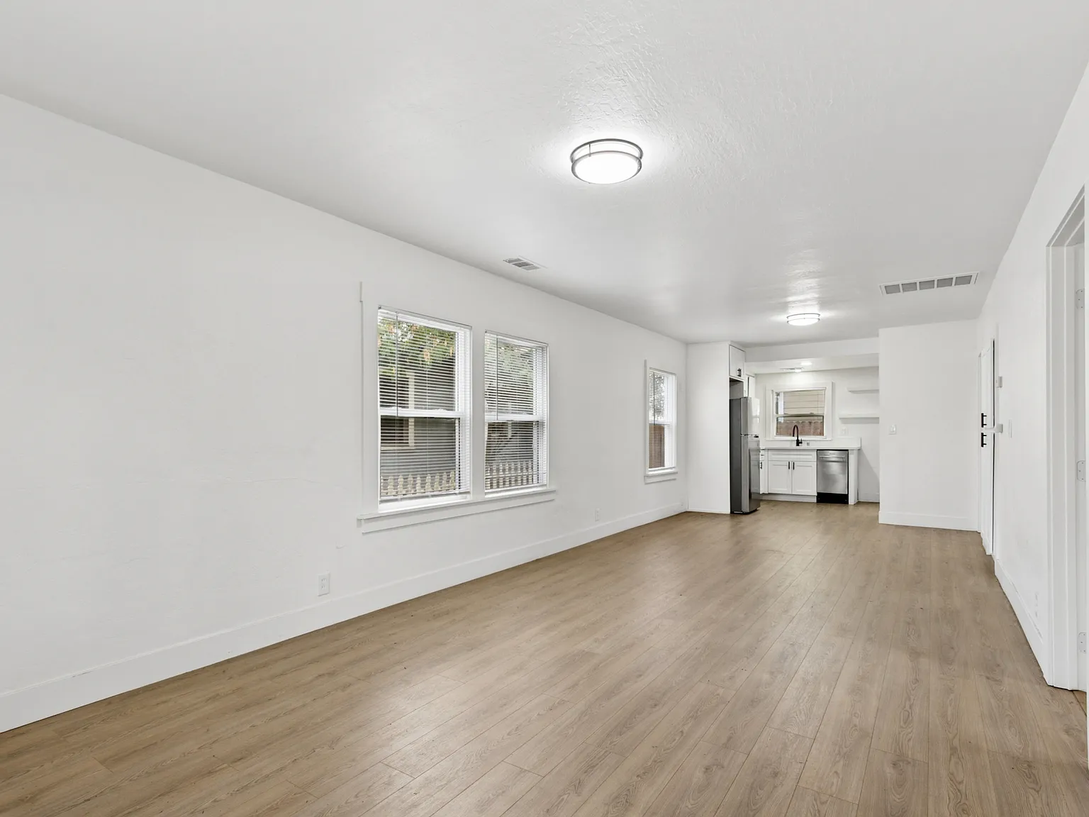 2 bed, 943 sqft, $2,350 — Photo 4