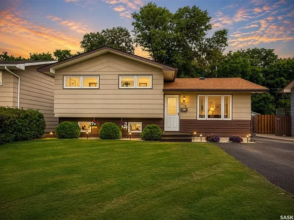 919 Holdsworth CRESCENT, Moose Jaw, SK S6H 6T8