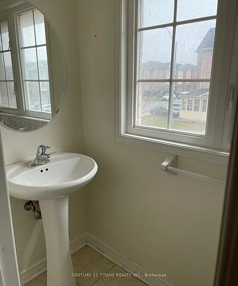 32 Etienne St — Photo 23