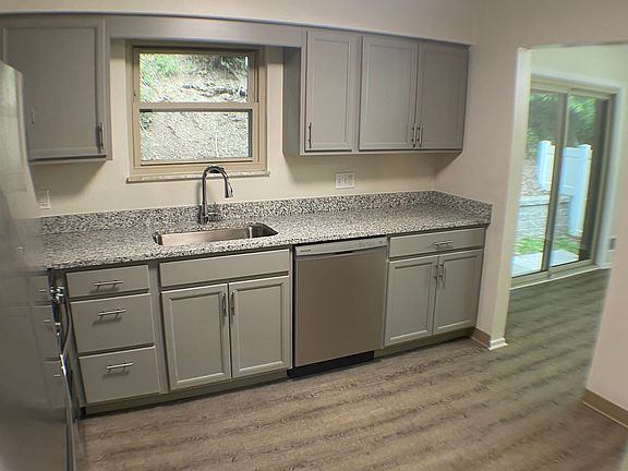 3rd image of 6603 Birchwood Ave #1