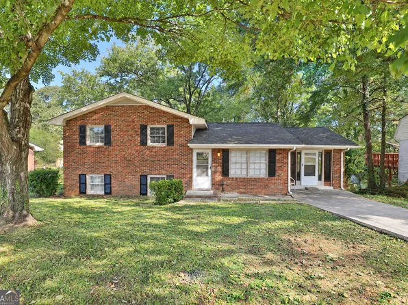 6370 Maddox Rd, Morrow, GA 30260
