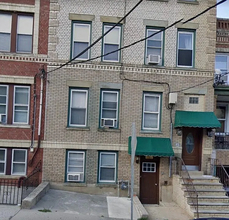 40 64th St