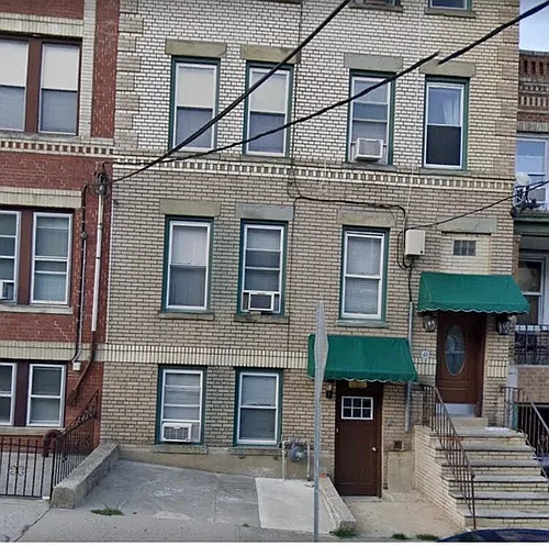 40 64th St Photo 1