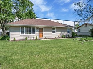 1096 Spring Green Dr, Joliet, IL 60433