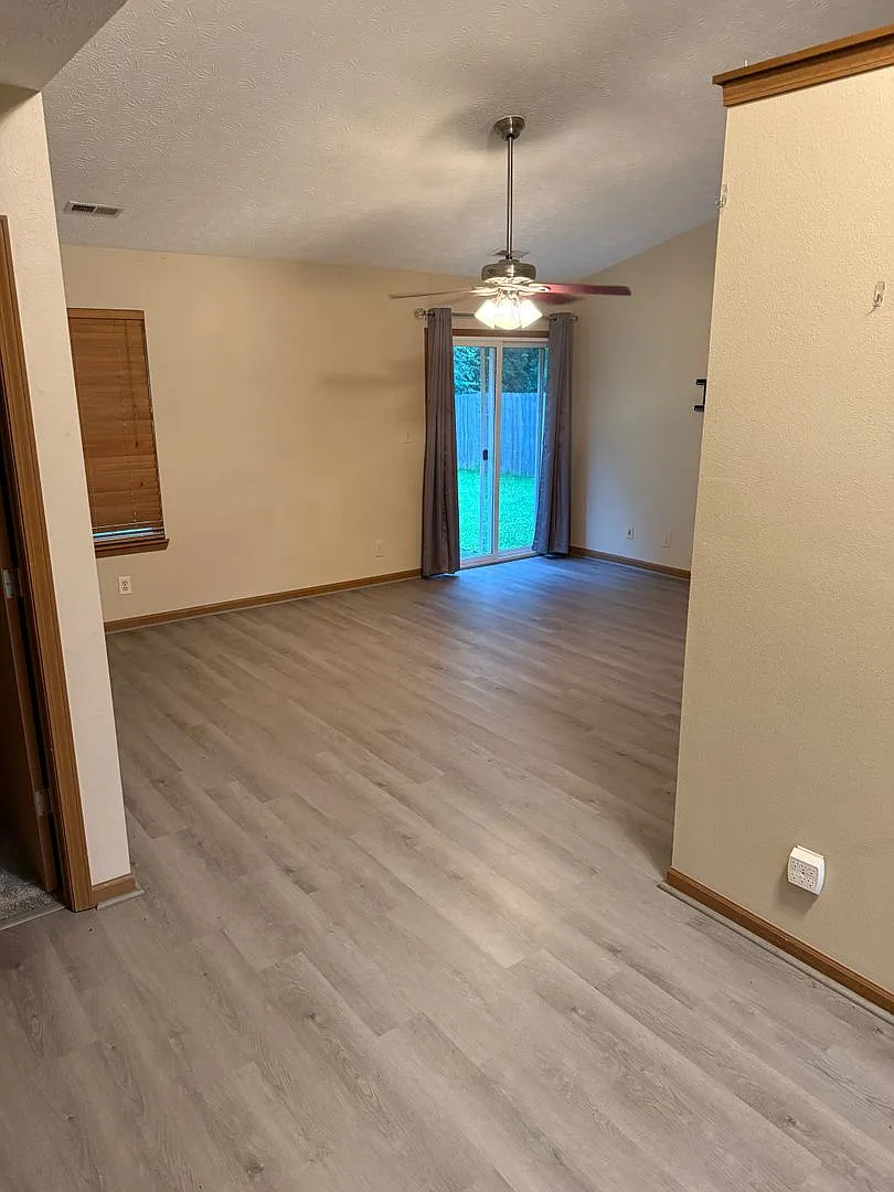 Amazing 3 bedroom home — Photo 4