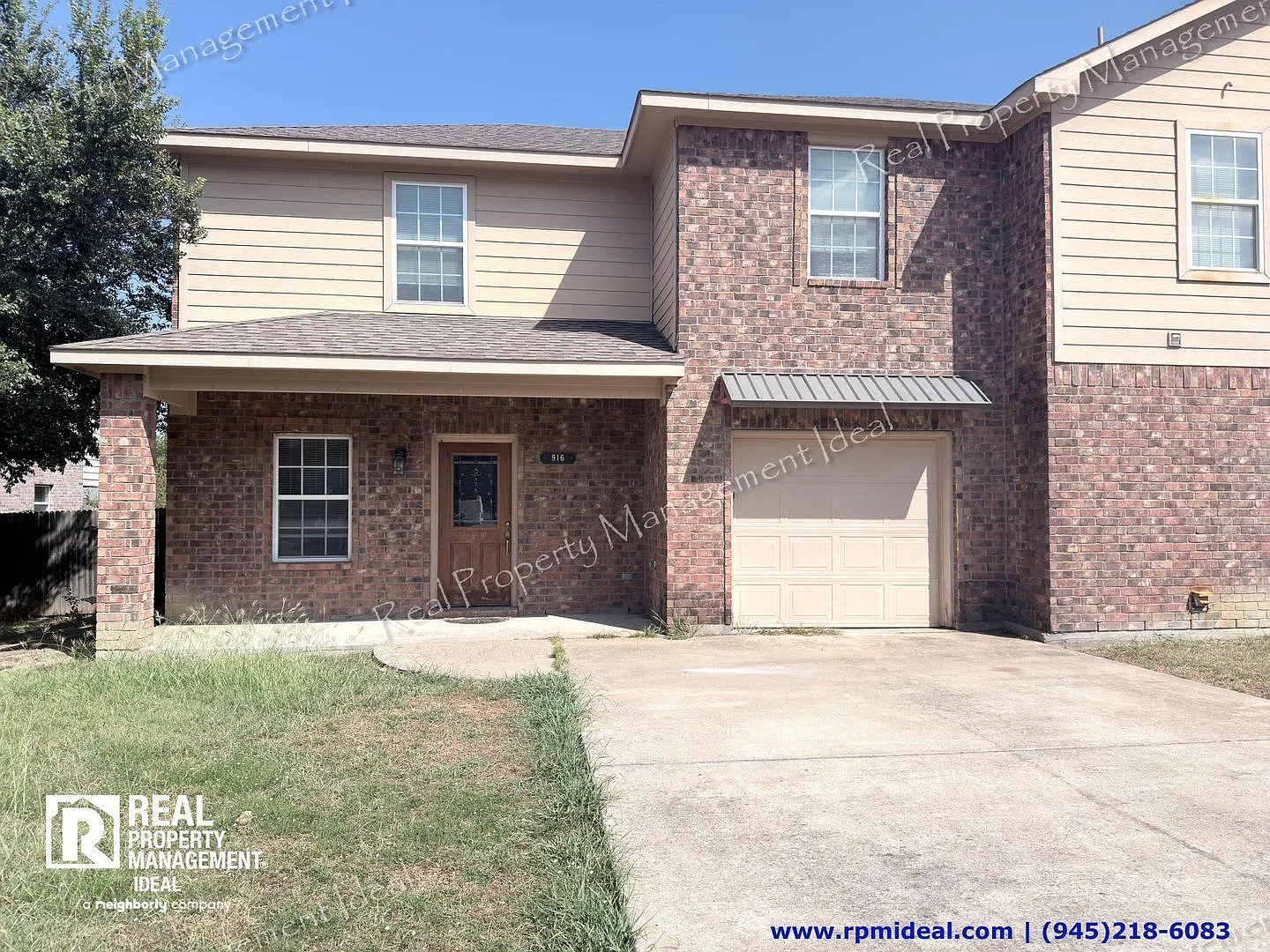 3 bed, 2.5 bath, 1385 sqft, $1,599 — Photo 2