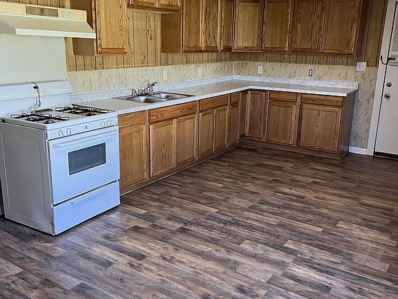 2nd image of 2408 Stanton St