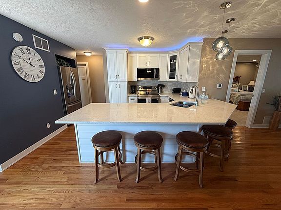 3rd image of 4910 Jule Dr