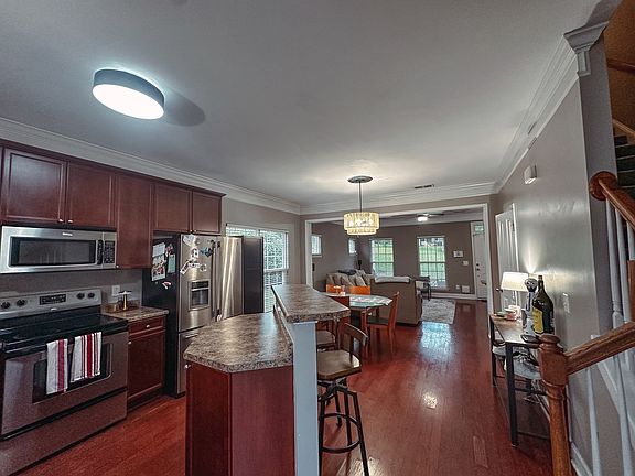 5th image of 2713 Dracut Ln