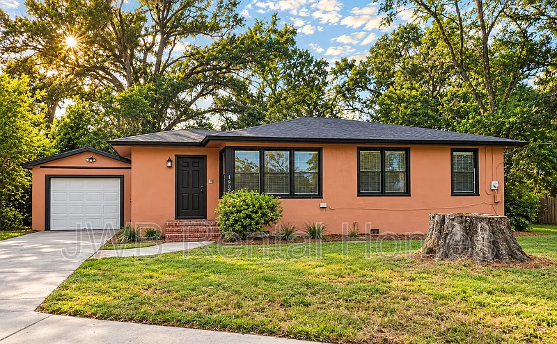 1905 Prospect St W