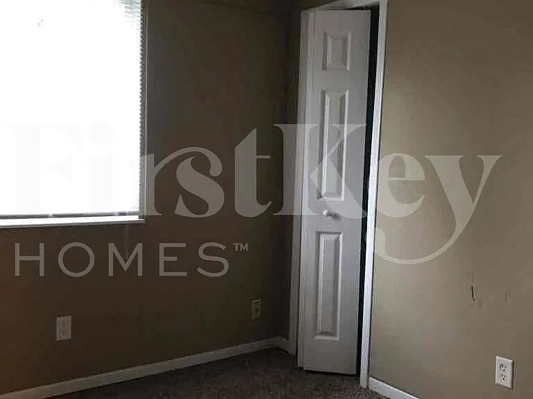 6111 Dry Den Ct — Photo 14