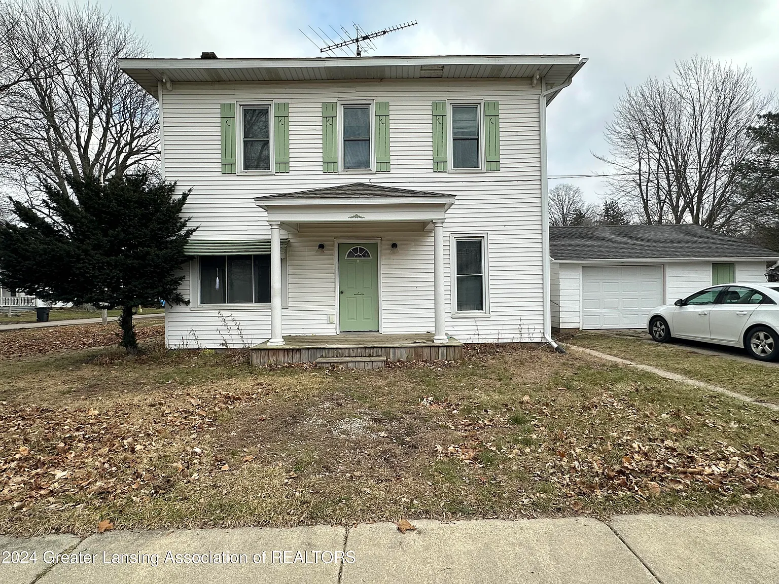 210 E Adelaide St photo 1