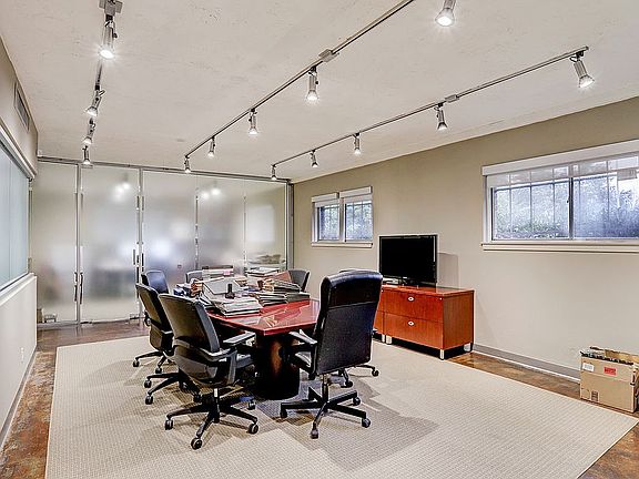 5th image of 500 Lovett Blvd Suite 150