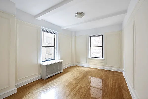 Sold by Warburg | media 2