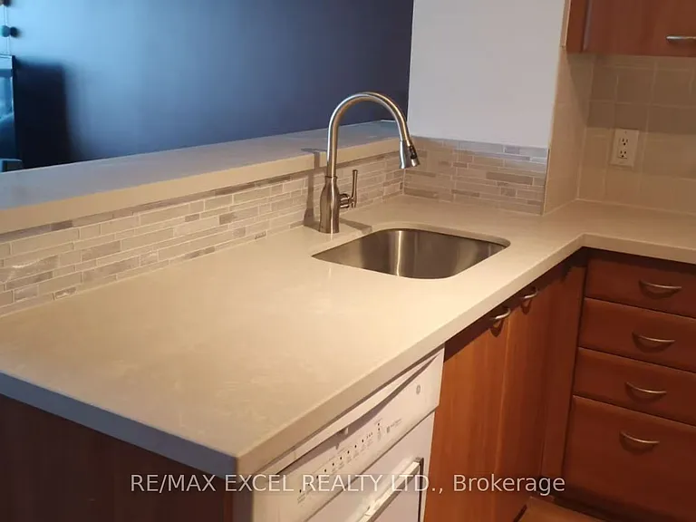 38 Lee Centre Dr #2912 — Photo 2