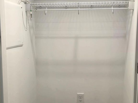 5th image of 697 Red Cedar Ct
