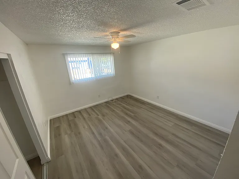 1121 Barstow Rd #C — Photo 25