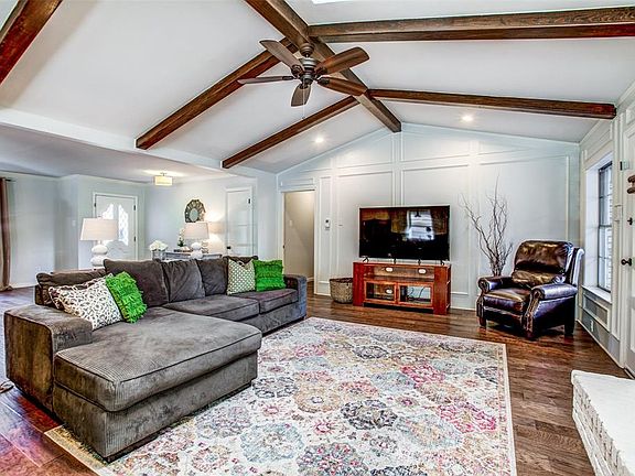 4th image of 9324 Loma Vista Dr