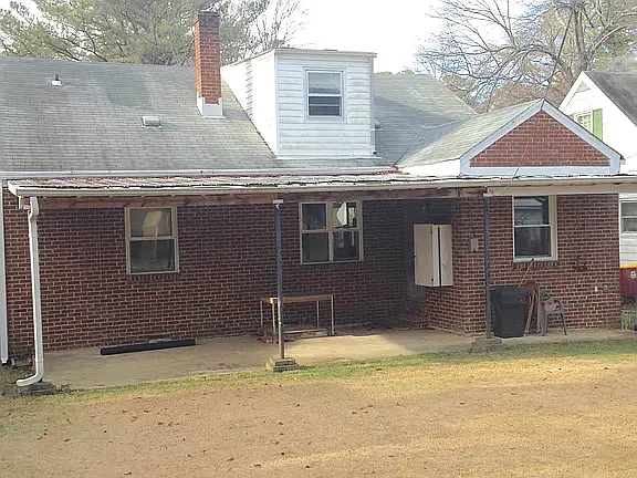 1857 Arch St — Photo 13