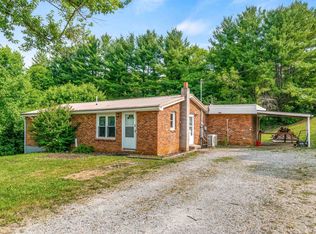 613 Mathews Ct, Pulaski, VA 24301