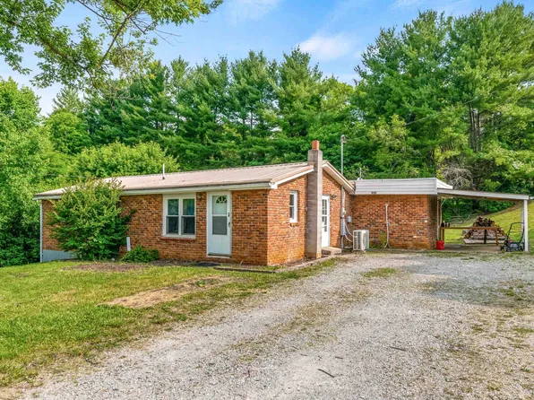 613 Mathews Ct, Pulaski, VA 24301