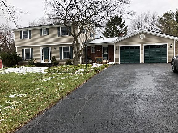 3rd image of 22 Candlewood Dr