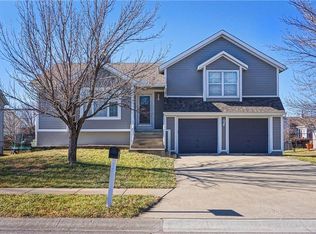 422 N Evergreen St, Gardner, KS 66030