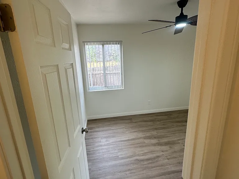 8704 Lind Vern Ct #8704 — Photo 5