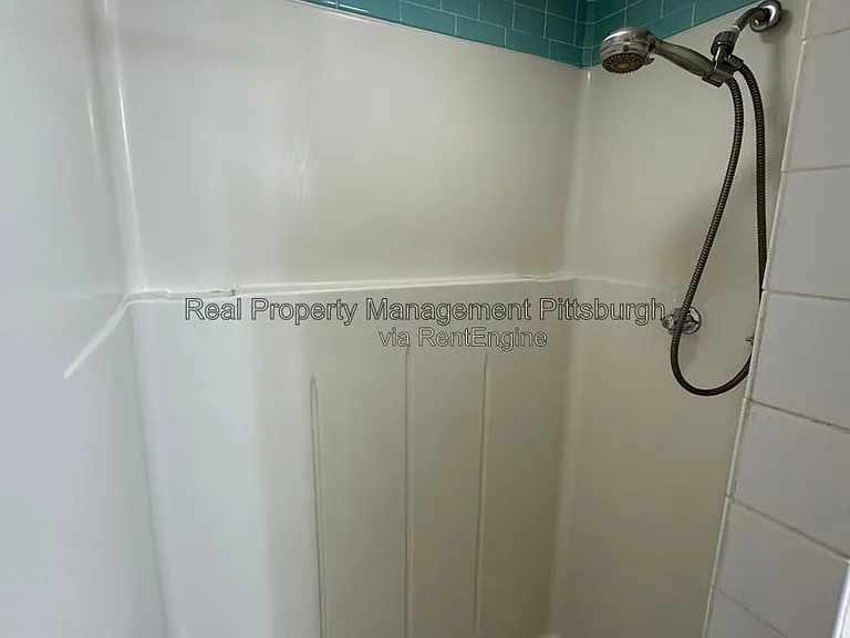 7009 Church St — Photo 17