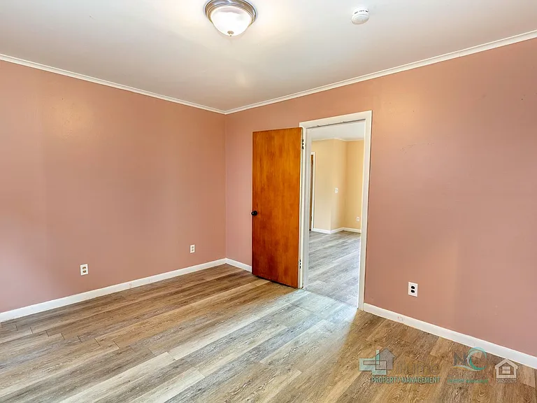 301 Alameda Ave — Photo 22