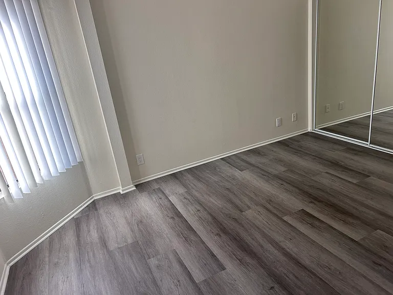 4717 Ben Ave Apartments — Photo 21