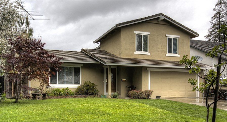 1st image of 215 Sherry Ct
