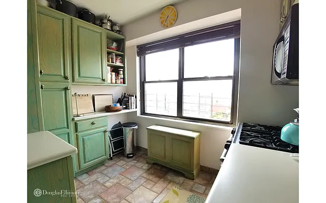 Rented by Douglas Elliman | media 32