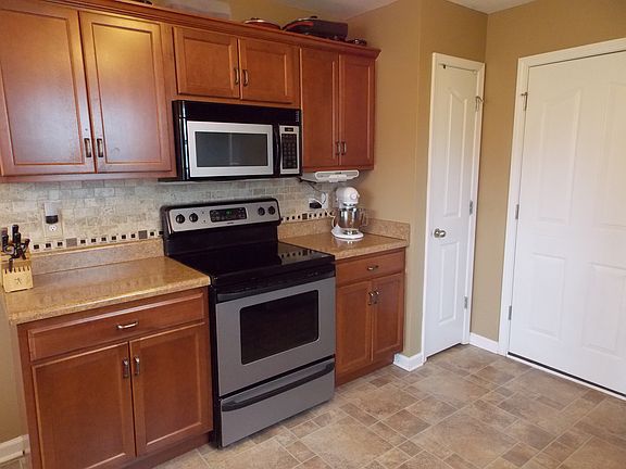 5th image of 551 Cedar Valley Dr